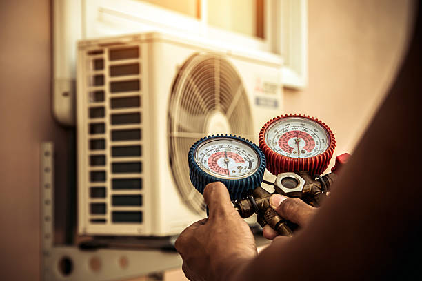 Professional Ac Installation technician working in Fishers Hill, VA